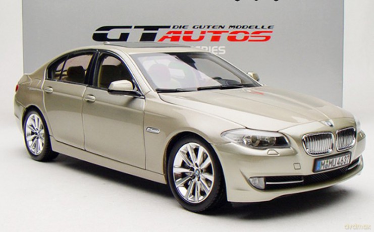 WELLY BMW 5erF10 GTA Serie (gold) 11001MBG [MODELARSTWO]