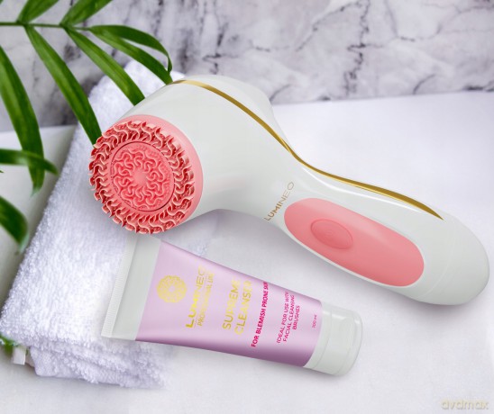 Szczoteczka do twarzy model 868 różowa + żel blemish 100 ml Lumineo