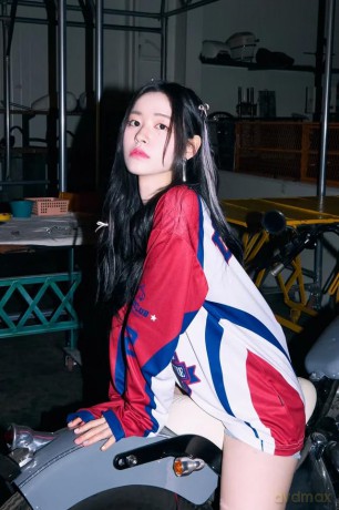 Artbeat V: Artbeat Dubi Dubi 1st Single Album Cd+Photobook+Photocard+Circle Photocard+Sticker+Postcard+Tracking Sealed [CD]