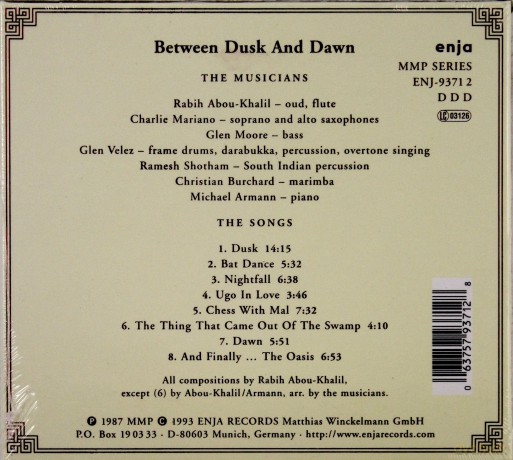 Abou-Khalil, Rabih (C. Mariano, G. Moore, G. Velez, R. Shotham, C. Burchard, M. Armann): Between Dusk And Dawn [CD]