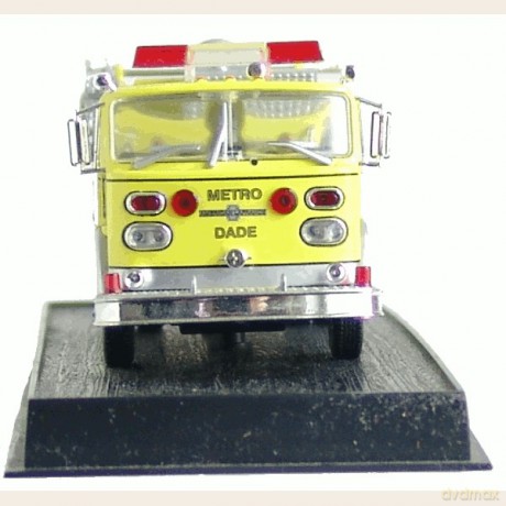 Strażackie Giganty. Największe Wozy Strażackie Świata 05: ALF Century Pumper [KSIĄŻKA]+[MODEL]