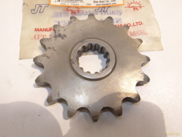 Jt 580 16 Zębatka Napędowa Przednia Fz 6/R6/Fz750