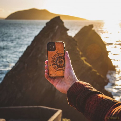 Etui drewniane na iPhone 13 Pro Max Bewood Traveler Merbau