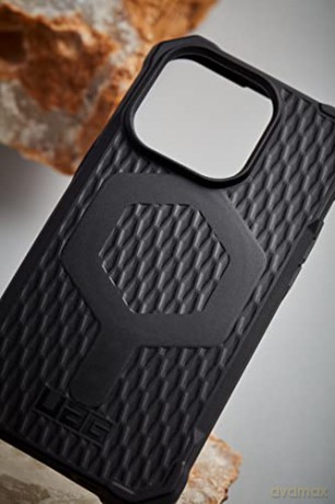 Etui UAG Essential Armor z MagSafe do iPhone 14 Pro Max - czarne