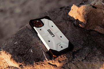 Etui UAG Pathfinder do iPhone 13 Pro - czarne