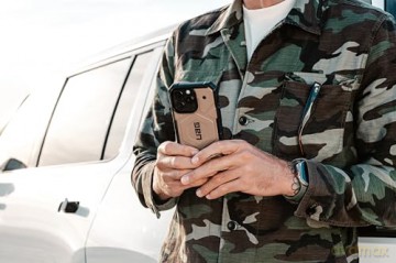 Etui UAG Pathfinder MagSafe do iPhone 15 Pro Max - brązowe