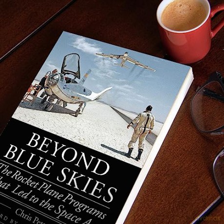 Beyond Blue Skies - Chris Petty [KSIĄŻKA]