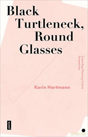Black Turtleneck Round Glasses - Karin Hartmann [KSIĄŻKA]
