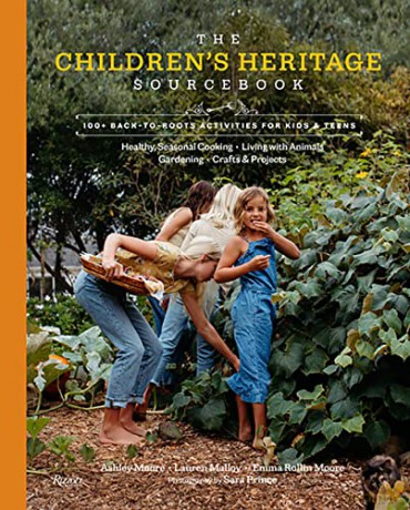 Childrens Heritage Sourcebook - Ashley Moore [KSIĄŻKA]