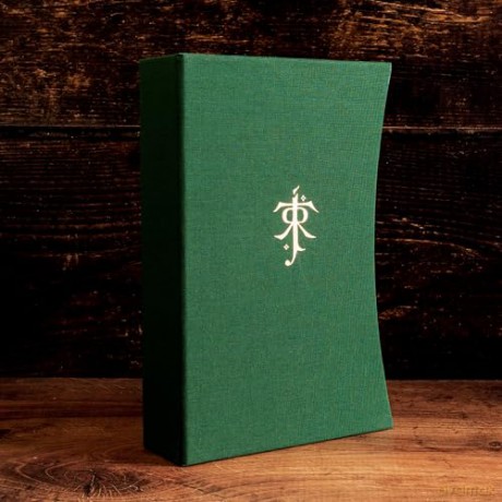 Hobbit Illustrated Deluxe Edition - J R R Tolkien [KSIĄŻKA]