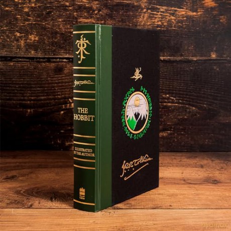 Hobbit Illustrated Deluxe Edition - J R R Tolkien [KSIĄŻKA]