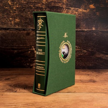 Hobbit Illustrated Deluxe Edition - J R R Tolkien [KSIĄŻKA]
