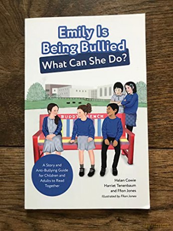 Emily Is Being Bullied What Can She Do - Helen Et Al Cowie [KSIĄŻKA]
