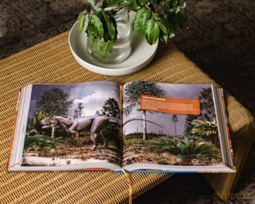 The Greatest Dinosaur Book Ever - Julius Csotonyi [KSIĄŻKA]