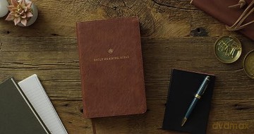 Esv Daily Reading Bible A Guided Journe [KSIĄŻKA]
