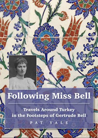 Following Miss Bell - Pat Yale [KSIĄŻKA]
