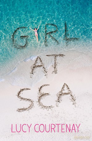 Girl At Sea - Lucy Courtenay [KSIĄŻKA]