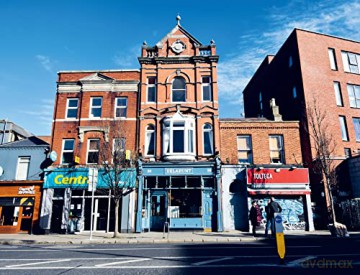 Beyond The Cobblestones In Dublin - Fiona Hilliard [KSIĄŻKA]