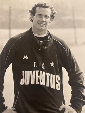 Born To Be A Footballer - Liam Brady [KSIĄŻKA]