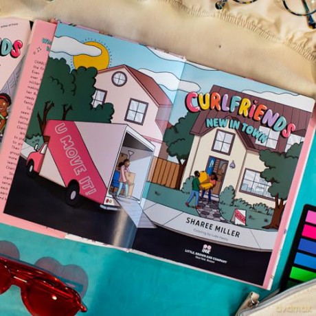 Curlfriends New In Town A Graphic Nov - Sharee Miller [KSIĄŻKA]