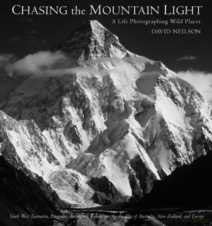 Chasing The Mountain Light - David Neilson [KSIĄŻKA]
