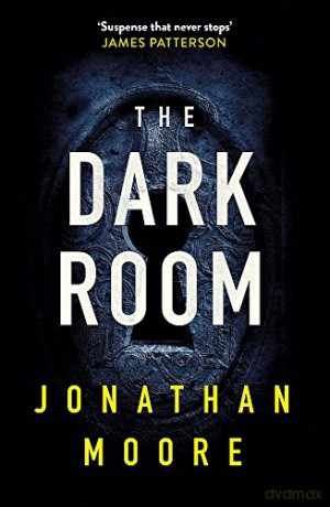 Dark Room - Jonathan Moore [KSIĄŻKA]