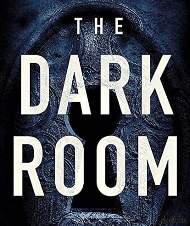 Dark Room - Jonathan Moore [KSIĄŻKA]