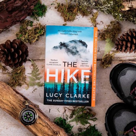 Hike - Lucy Clarke [KSIĄŻKA]