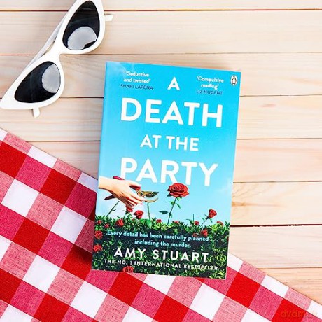 Death At The Party - Amy Stuart [KSIĄŻKA]