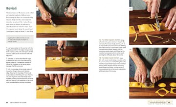Fresh Pasta At Home - America's Test Kitch [KSIĄŻKA]