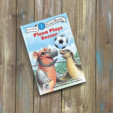 Fiona Plays Soccer - Cowdrey Richard [KSIĄŻKA]
