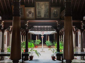 Courtyard Houses Of India - Yatin Pandya [KSIĄŻKA]