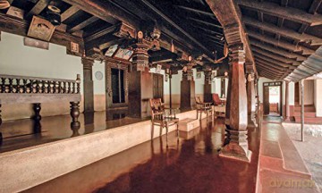 Courtyard Houses Of India - Yatin Pandya [KSIĄŻKA]
