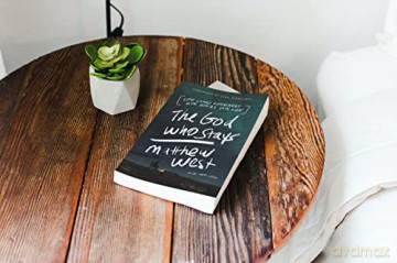 God Who Stays Life Looks Different With - Matthew West [KSIĄŻKA]