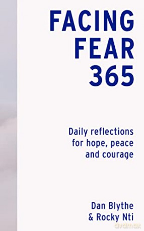 Facing Fear 365 Daily Reflections For H [KSIĄŻKA]
