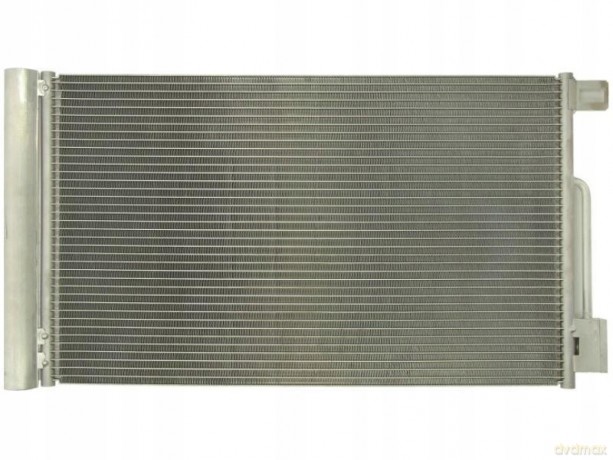 Delphi TSP0225552 Skraplacz, klimatyzacja Opel Peugeot Fiat Citroen Alfa Romeo