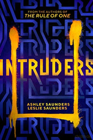 Intruders - Ashley Saunders [KSIĄŻKA]