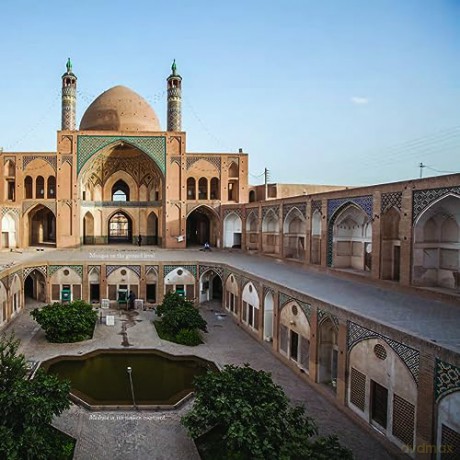 Iranian Architecture - Sohrab Sardashti [KSIĄŻKA]