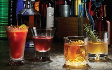John Wayne The Official Cocktail Book - Andr Darlington [KSIĄŻKA]