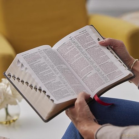 Kjv Compact Centercolumn Reference Bible [KSIĄŻKA]