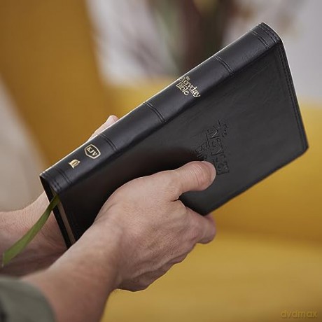 Kjv The Everyday Bible Leathersoft Black [KSIĄŻKA]