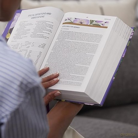 Kjv The Womans Study Bible Leathersoft P [KSIĄŻKA]