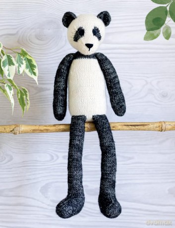 Knitted Animal Toys - Louise Crowther [KSIĄŻKA]