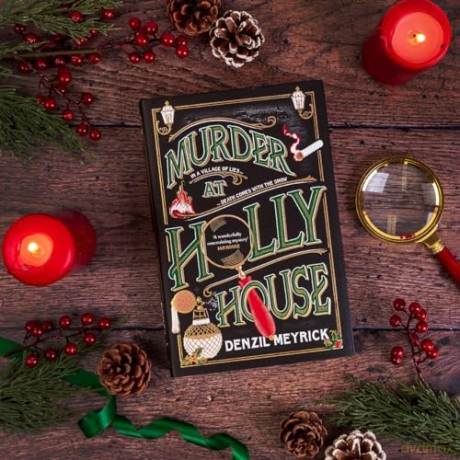Murder At Holly House - Denzil Meyrick [KSIĄŻKA]