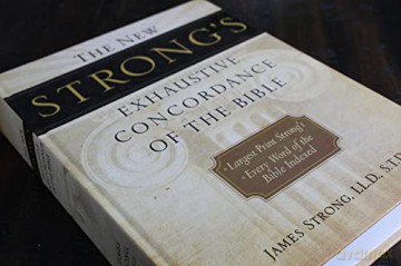 New Strongs Concordance Of The Bible - Strong James [KSIĄŻKA]