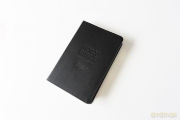 Niv Larger Print Personal Black Leather - New International Ve [KSIĄŻKA]