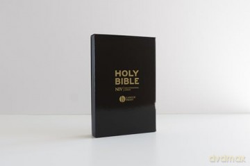 Niv Larger Print Personal Black Leather - New International Ve [KSIĄŻKA]