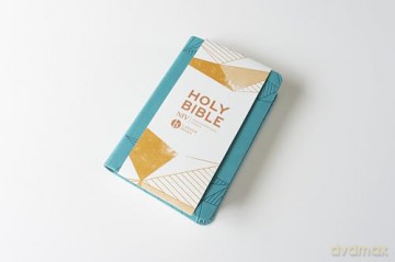 Niv Larger Print Personal Gift Edit - New International Ve [KSIĄŻKA]