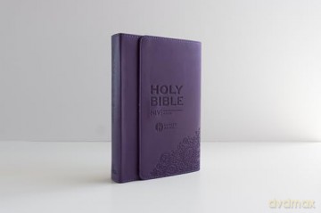 Niv Larger Print Personal Purple Soft-T - Jonathan Call [KSIĄŻKA]