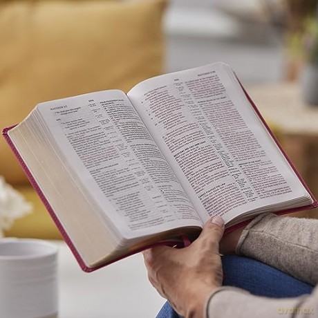 Nkjv Compact Centercolumn Reference Bibl [KSIĄŻKA]